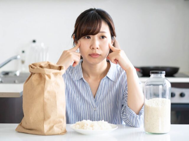 お米の価格高騰に困っている主婦