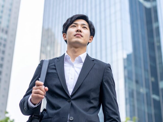 外回りをするセールスマン