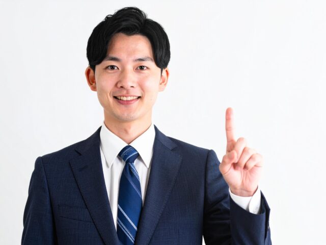 解決策や良いアイデアをひらめいたビジネスマン