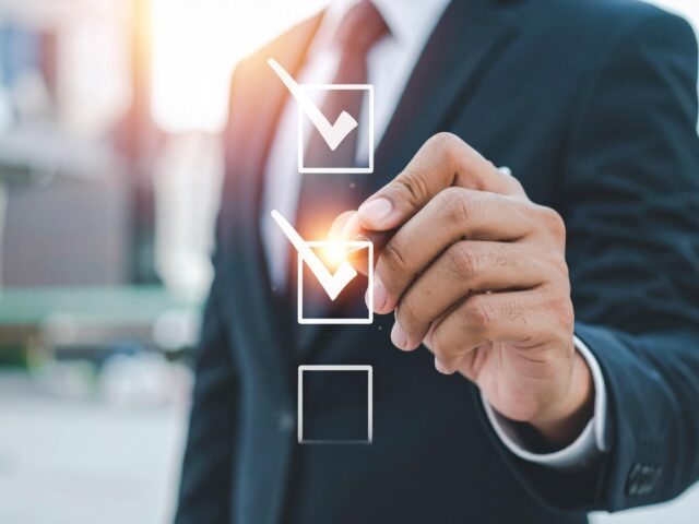 タスクの完了や目標達成を示すチェックリスト